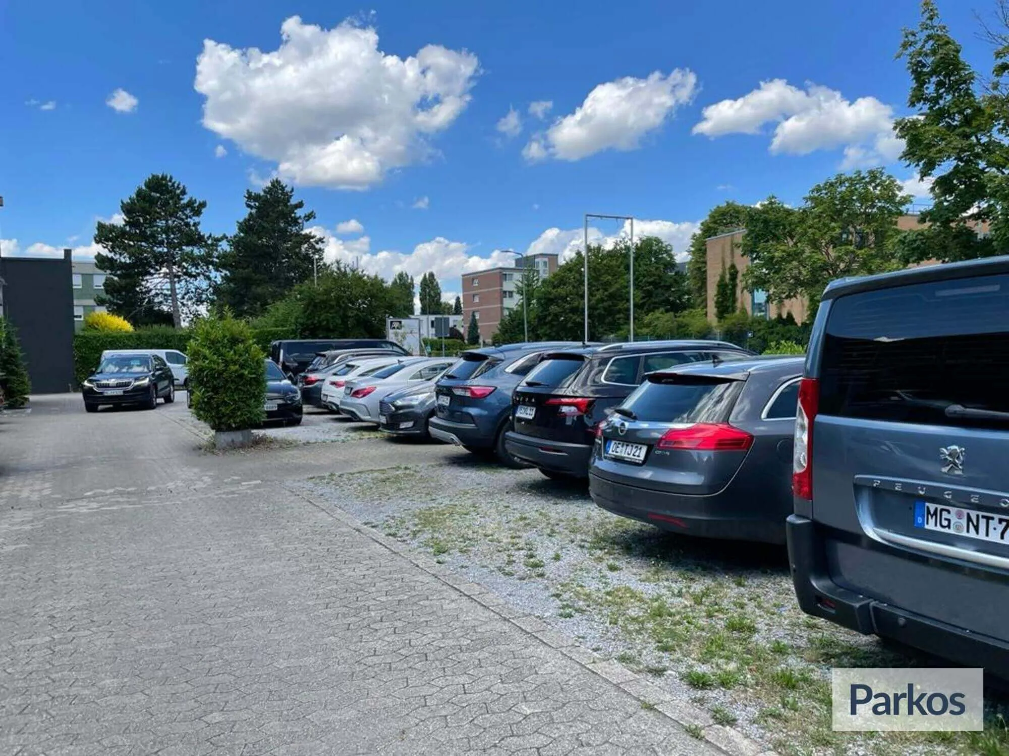STARPARKEN - Parking Aéroport Düsseldorf - picture 1